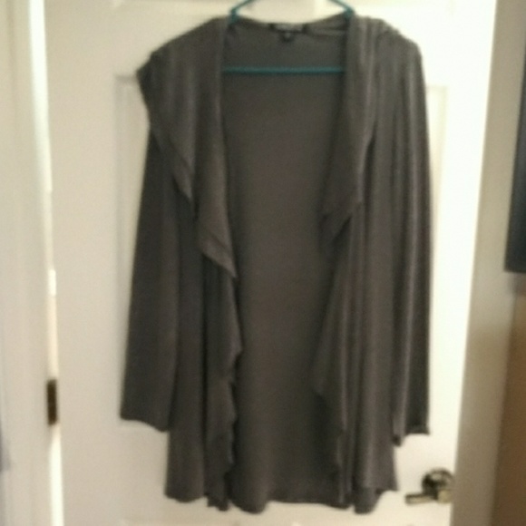 Grammercy 22 Sweaters - EUC GRAMMERCY 22 L GREY CARDIGAN